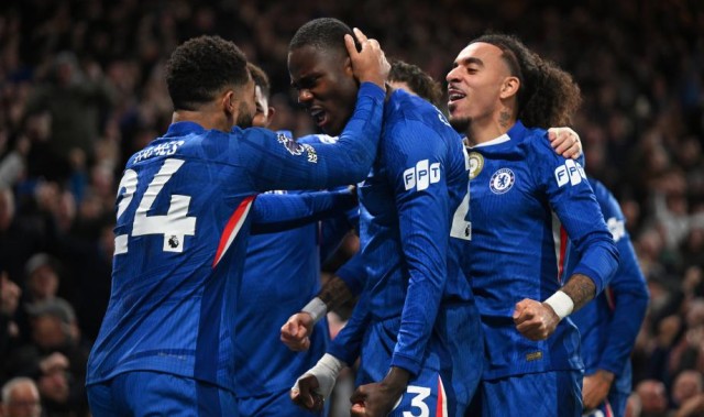 英超-查洛巴梅里诺破门 十人切尔西1-1阿森纳